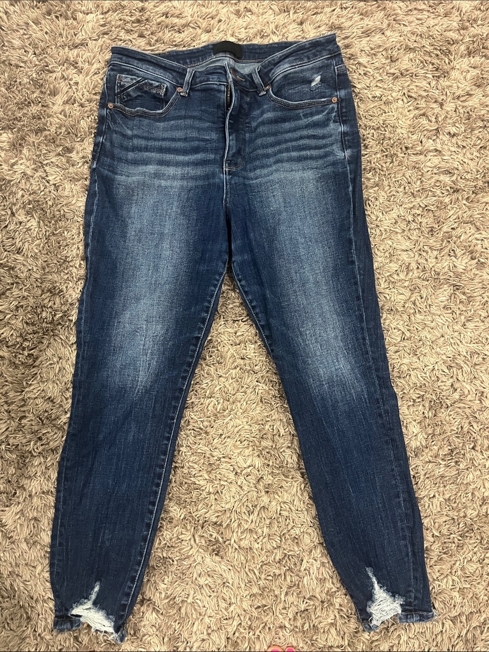 Buckle Indigo Washed Ankle Crop Jeans with Distressed Hems